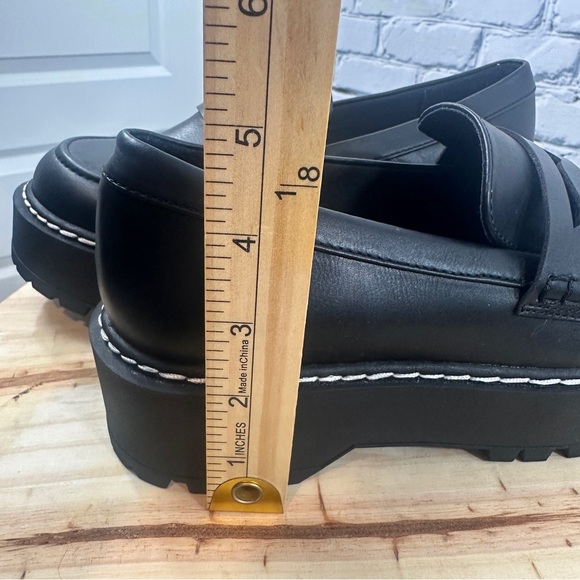 Torrid Lug Outsole Chunky Loafer Size 8WW Black Slip On Round Toe 90s Academia - Picture 10 of 10